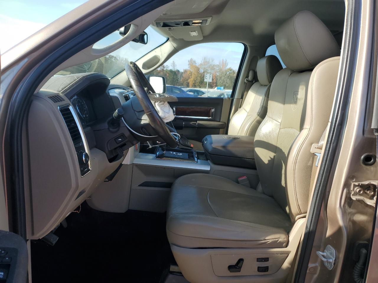 2009 Dodge Ram 1500 Tan vin: 1D3HB13T59S772933