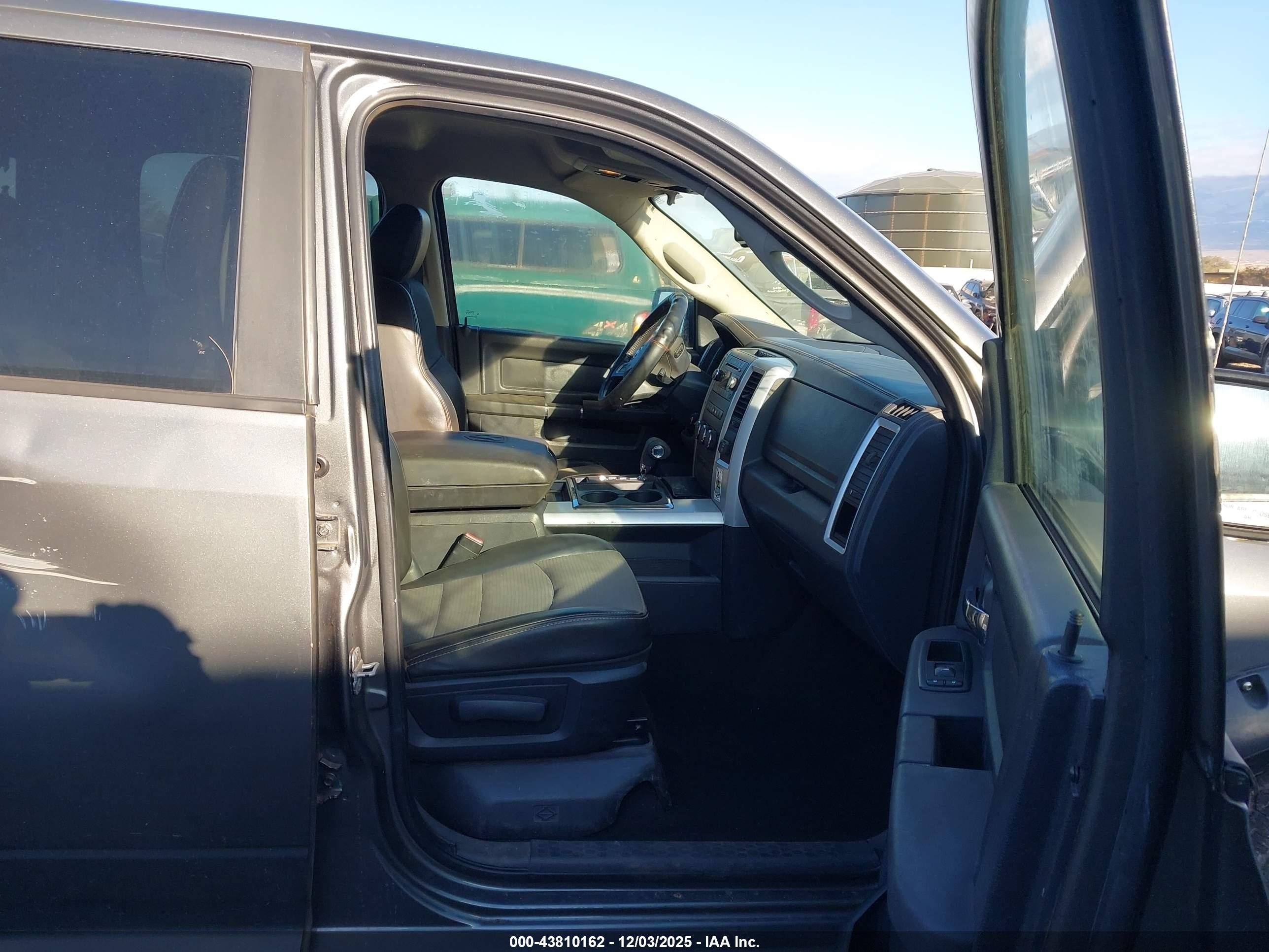 2009 Dodge Ram 1500 Slt/sport/trx Gray vin: 1D3HB13T59S798724