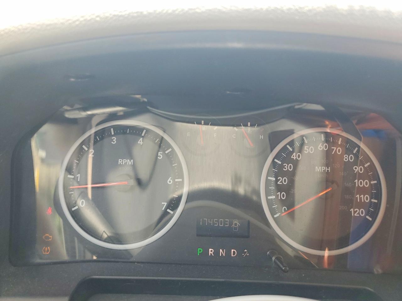 2009 Dodge Ram 1500 Серебряный vin: 1D3HB13TX9J528314