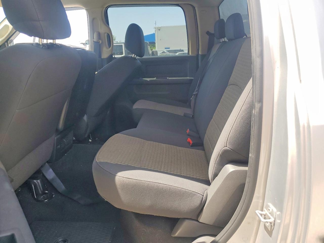 2009 Dodge Ram 1500 Серебряный vin: 1D3HB13TX9J528314
