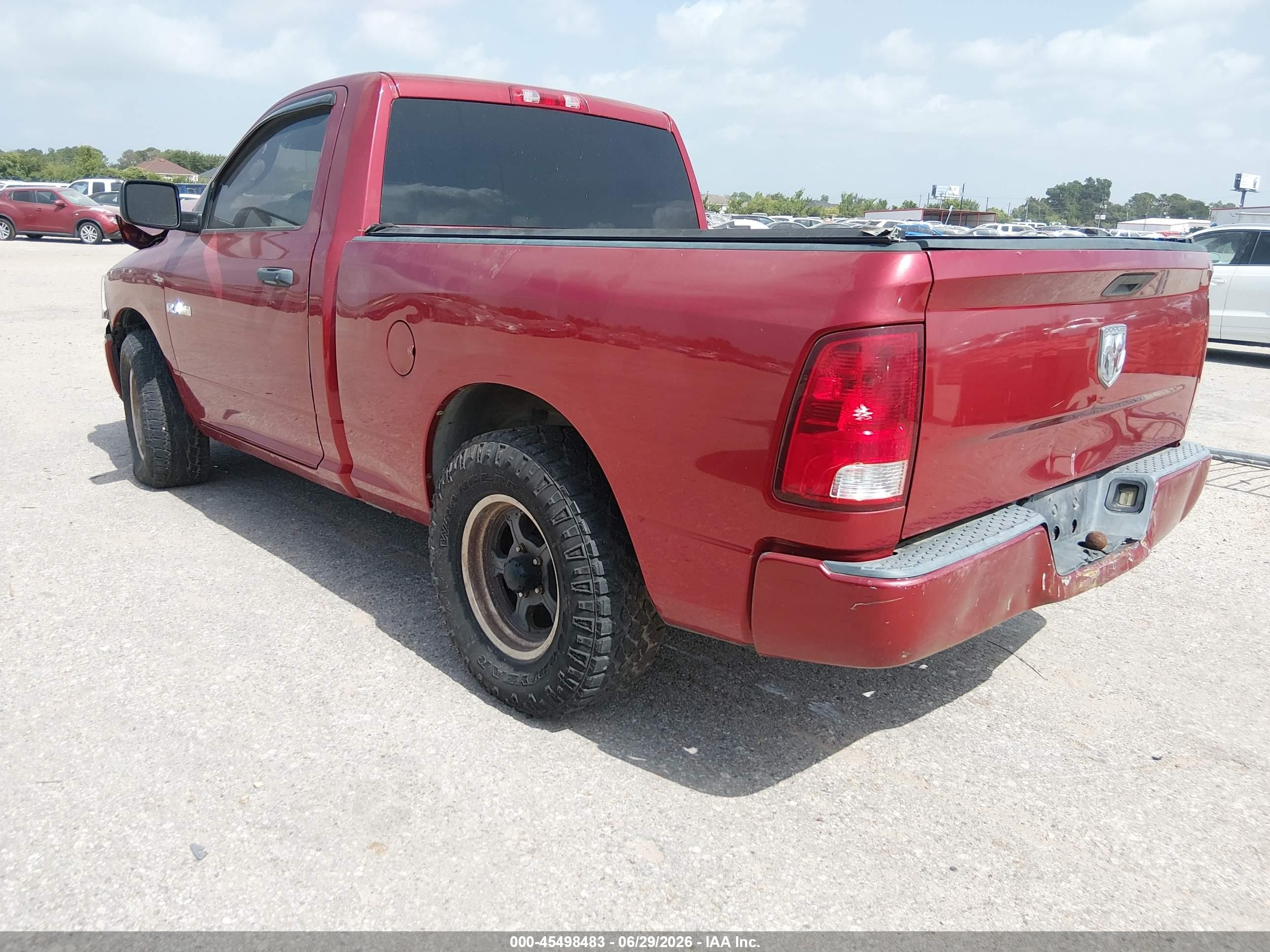 2009 Dodge Ram 1500 St Red vin: 1D3HB16K19J503384