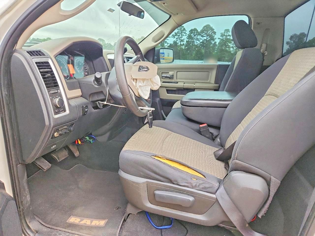 2009 Dodge Ram 1500 Белый vin: 1D3HB16P09J527574