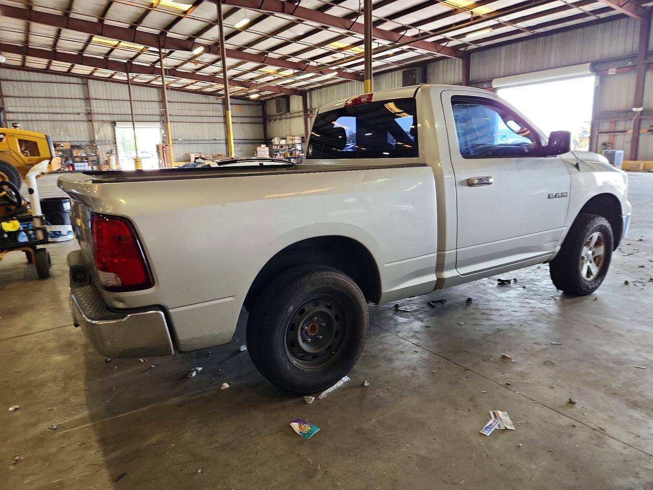 2009 Dodge Ram 1500 Серебряный vin: 1D3HB16P99J518484