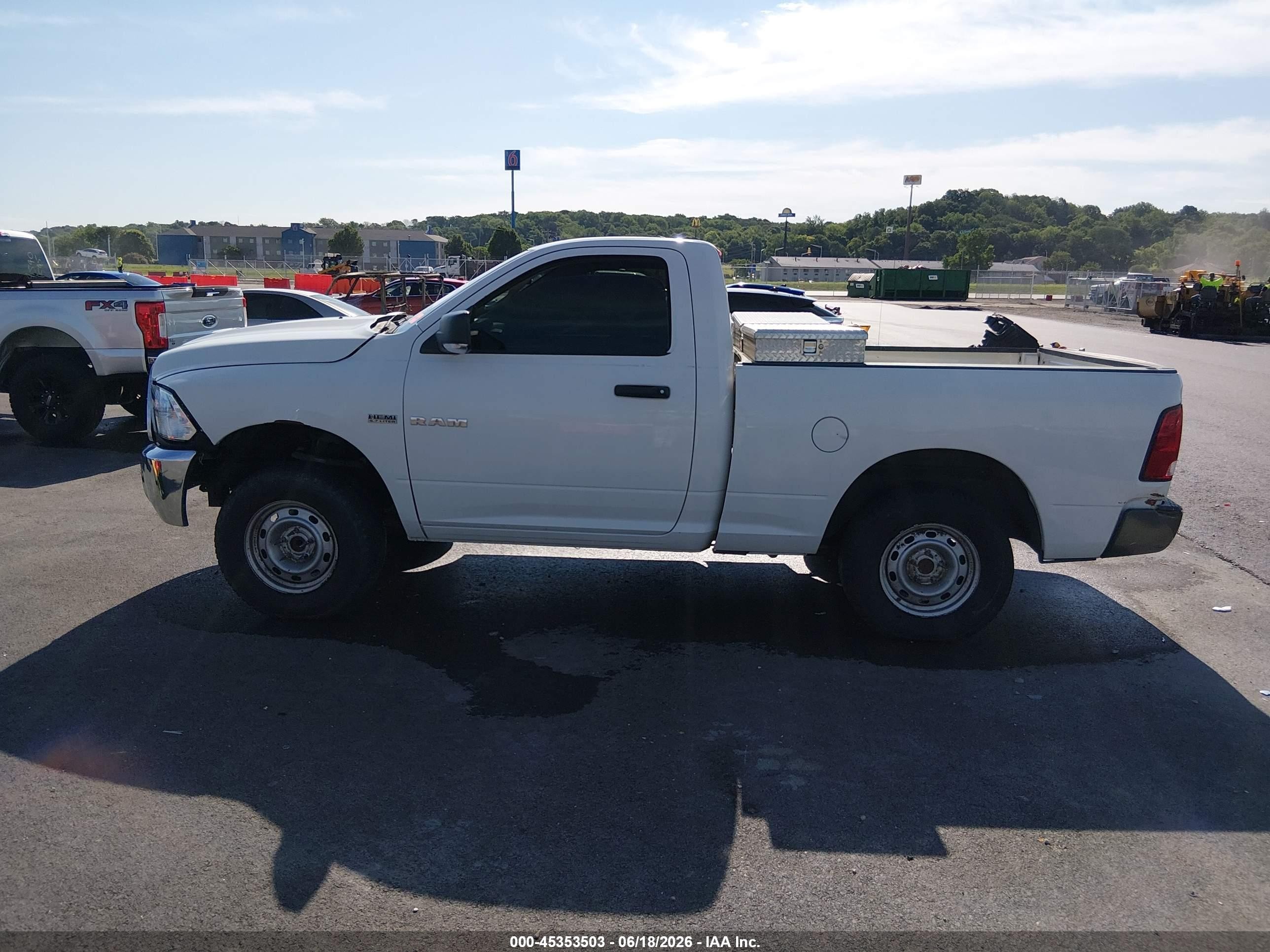 2009 Dodge Ram 1500 St White vin: 1D3HB16T79J516780