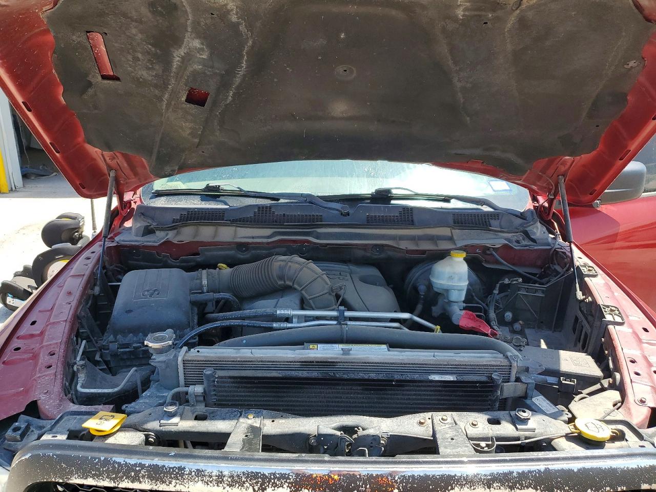 2009 Dodge Ram 1500 Red vin: 1D3HB16T99J524475