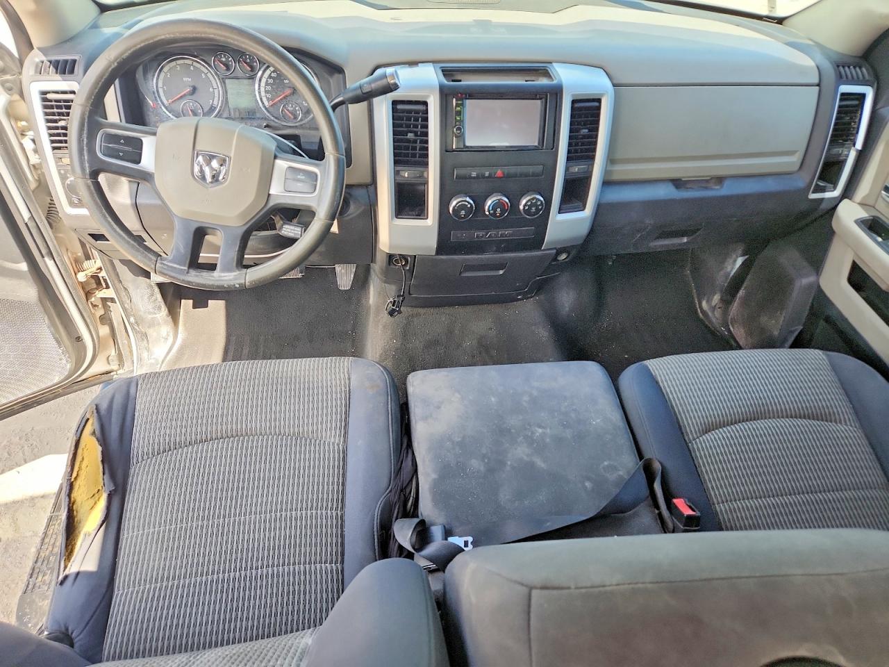 2009 Dodge Ram 1500 Silver vin: 1D3HB18P09S727412