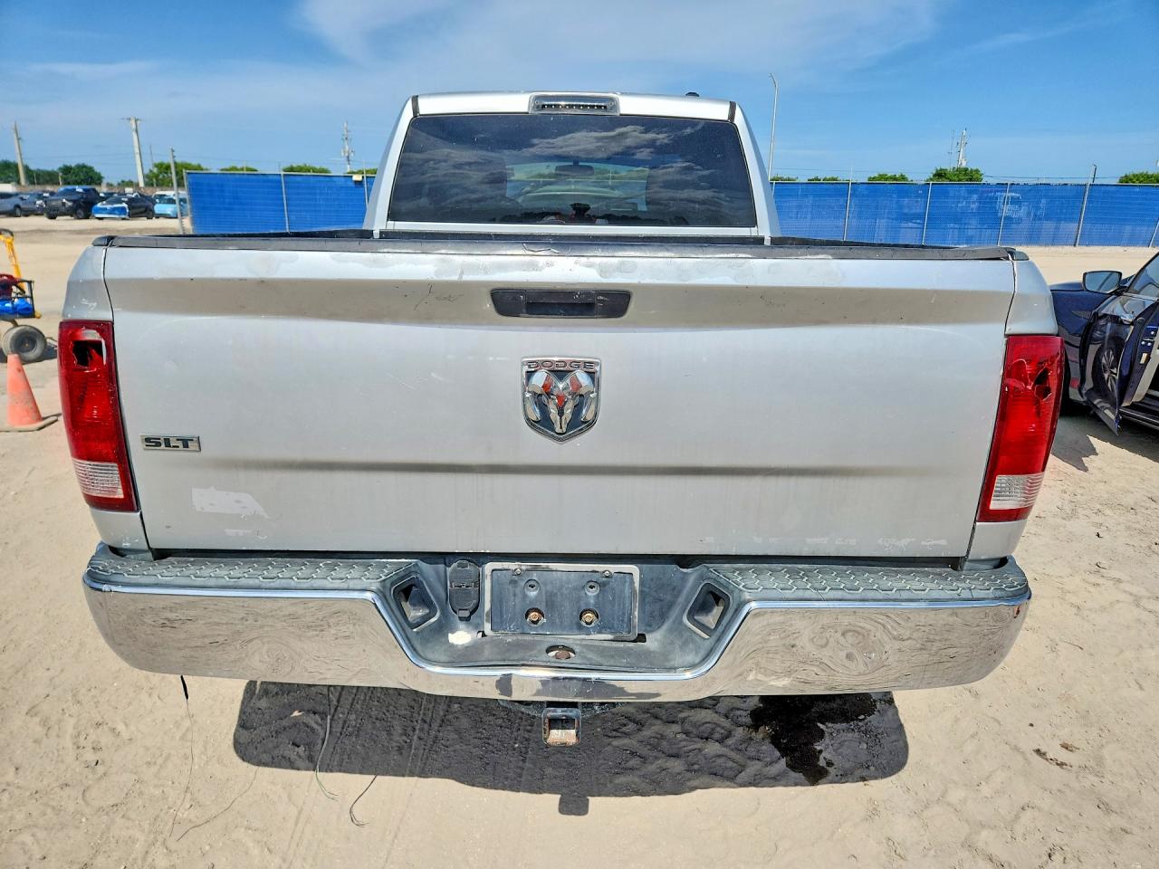 2009 Dodge Ram 1500 Silver vin: 1D3HB18P09S727412
