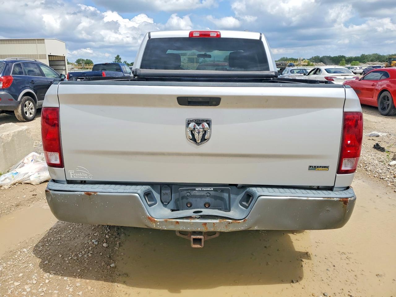 2009 Dodge Ram 1500 Silver vin: 1D3HB18P19S769359