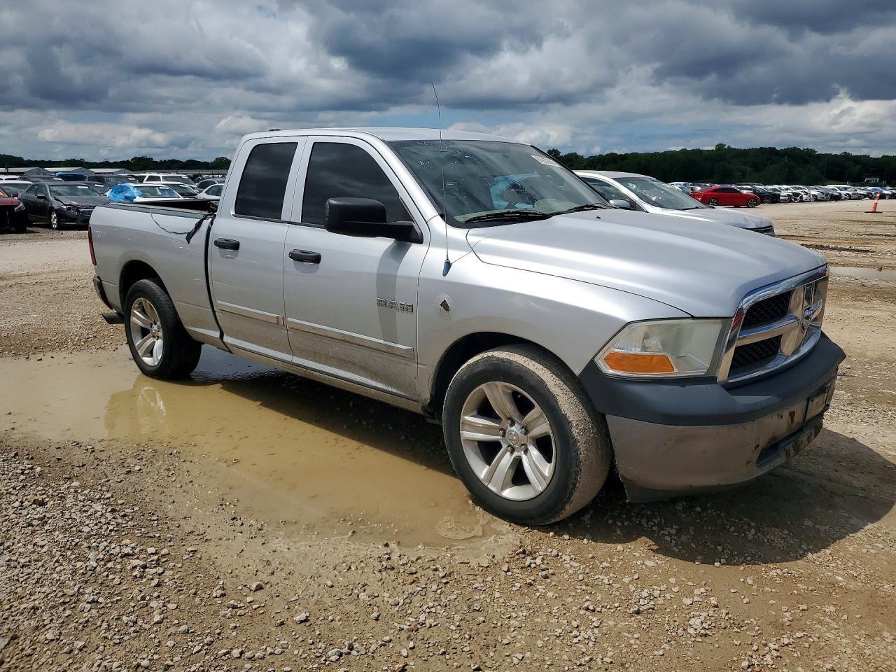 2009 Dodge Ram 1500 Silver vin: 1D3HB18P19S769359