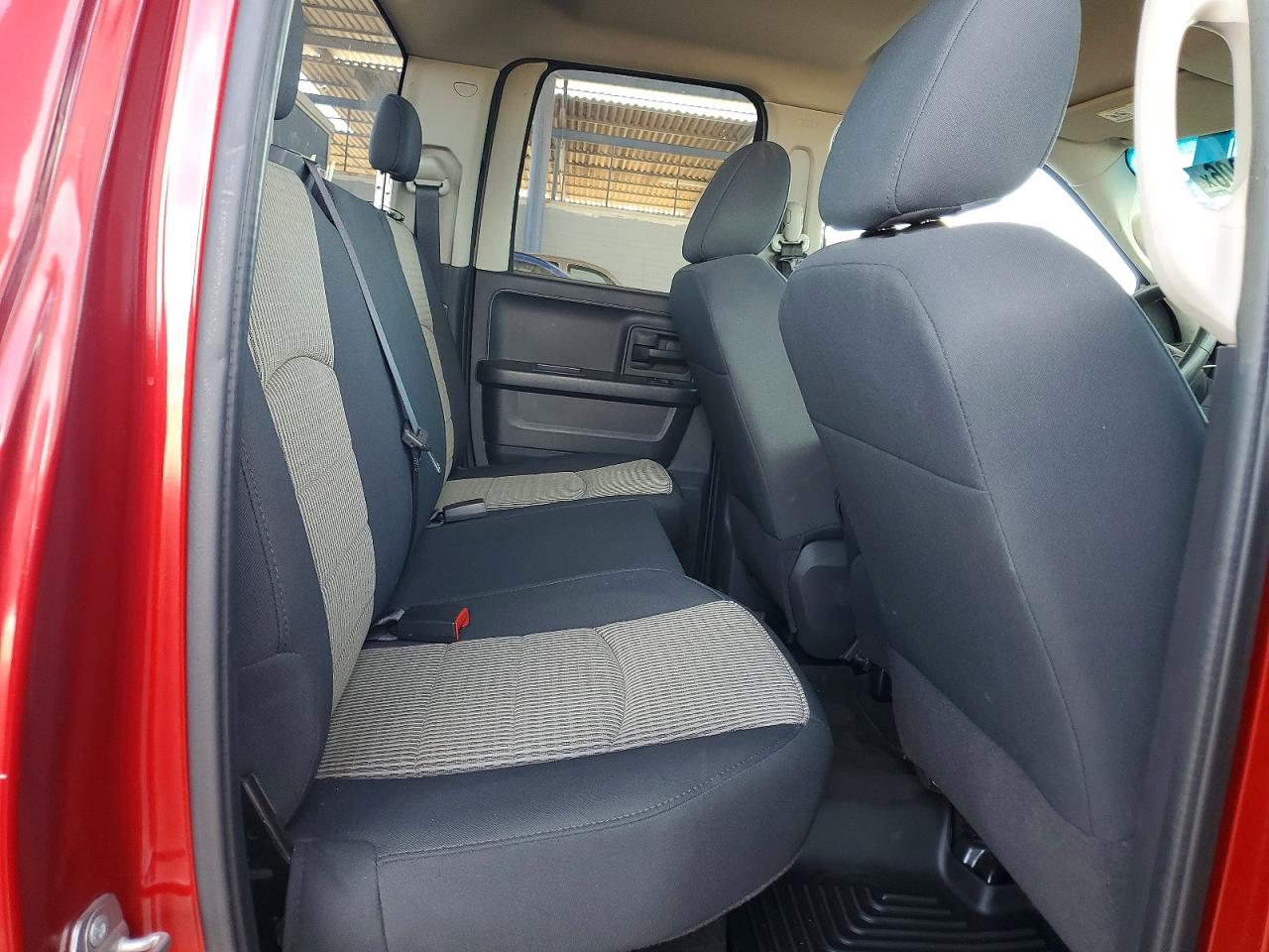 2009 Dodge Ram 1500 Red vin: 1D3HB18P49S760476