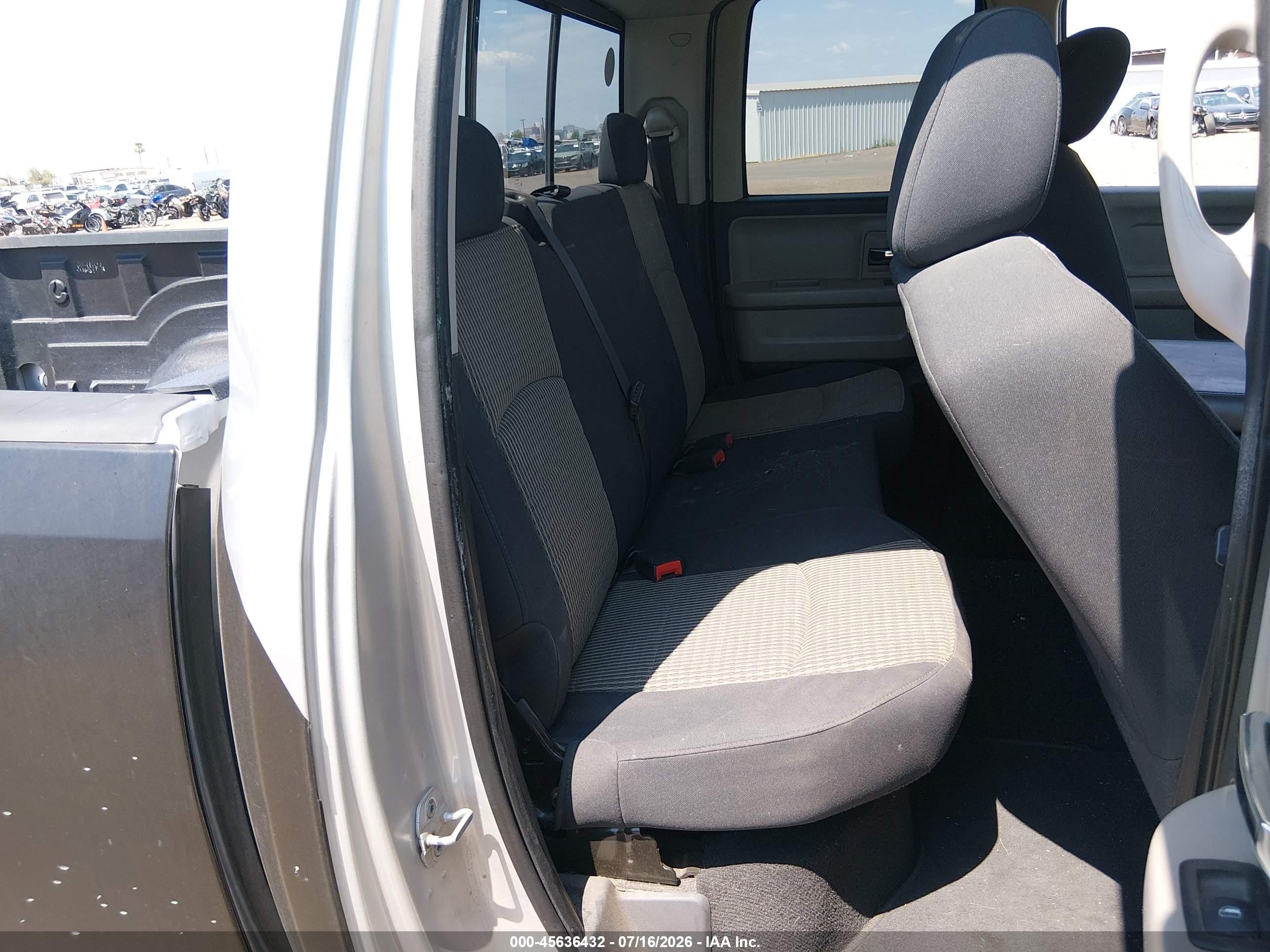 2009 Dodge Ram 1500 Slt/sport/trx Серебряный vin: 1D3HB18P49S796636