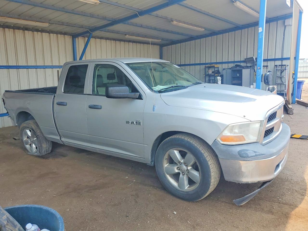 2009 Dodge Ram 1500 Silver vin: 1D3HB18P59S709553