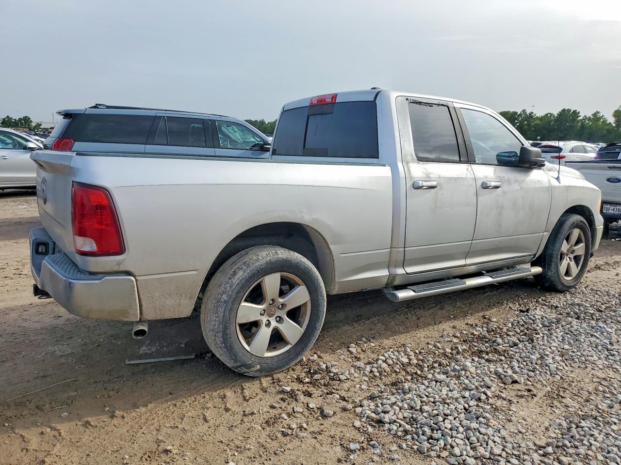 2009 Dodge Ram 1500 Silver vin: 1D3HB18P89S762795