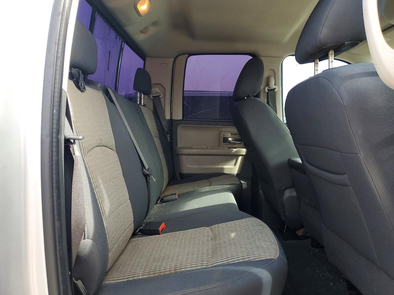 2009 Dodge Ram 1500 Silver vin: 1D3HB18P89S762795