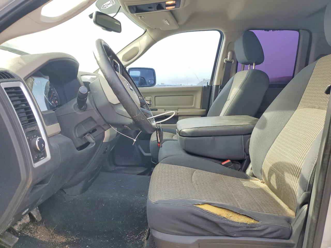 2009 Dodge Ram 1500 Silver vin: 1D3HB18P89S762795