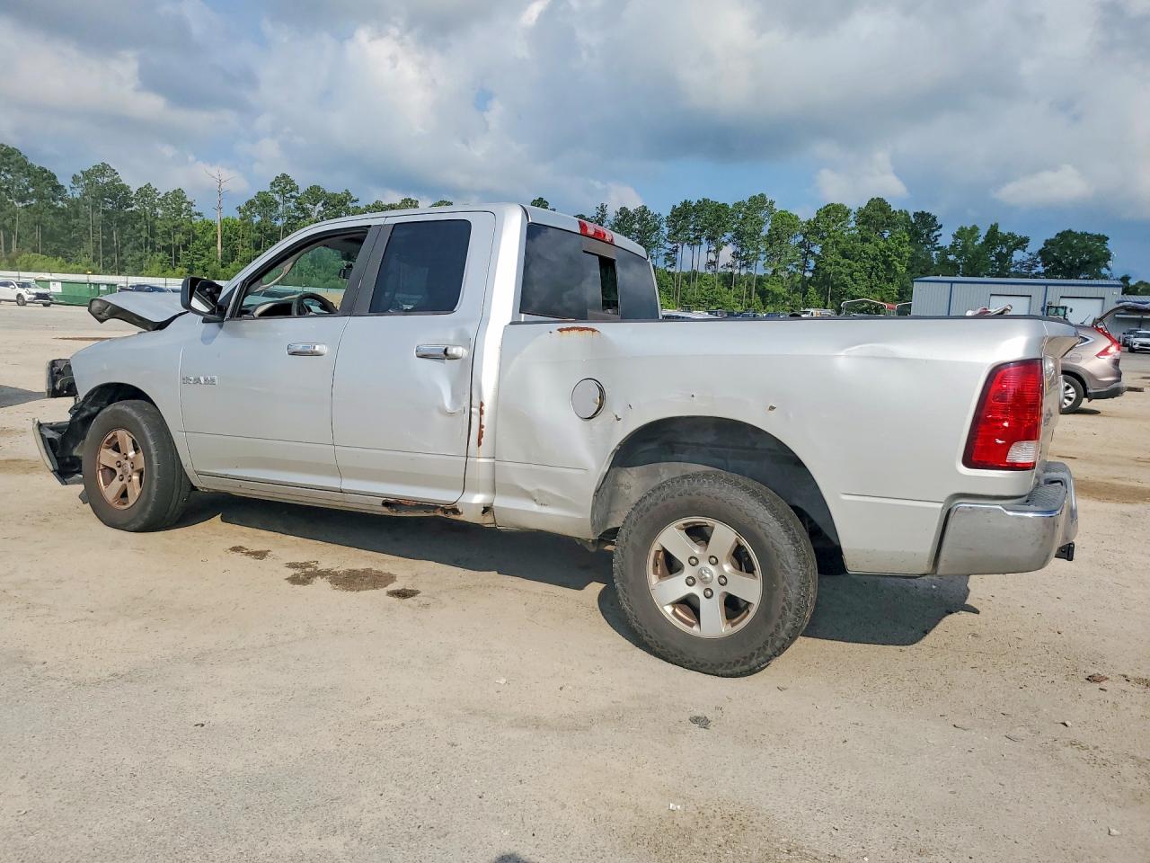 2009 Dodge Ram 1500 Silver vin: 1D3HB18PX9S802021