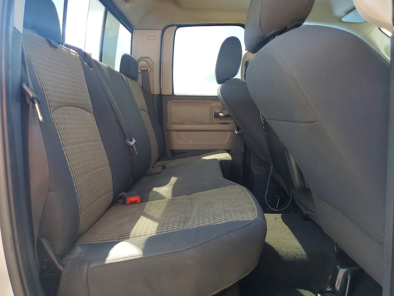 2009 Dodge Ram 1500 Silver vin: 1D3HB18PX9S802021