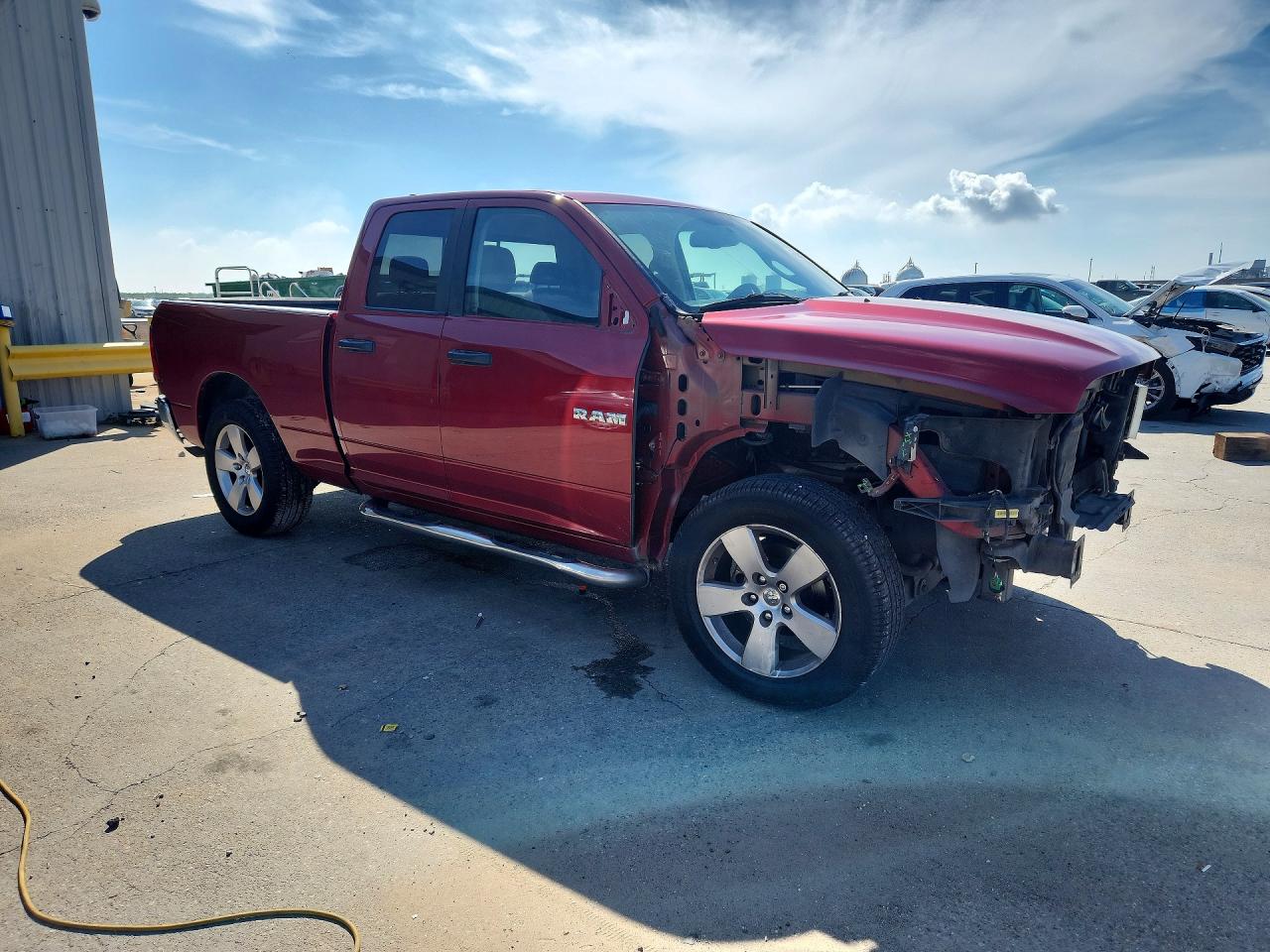 2009 Dodge Ram 1500 Red vin: 1D3HB18T69S737343