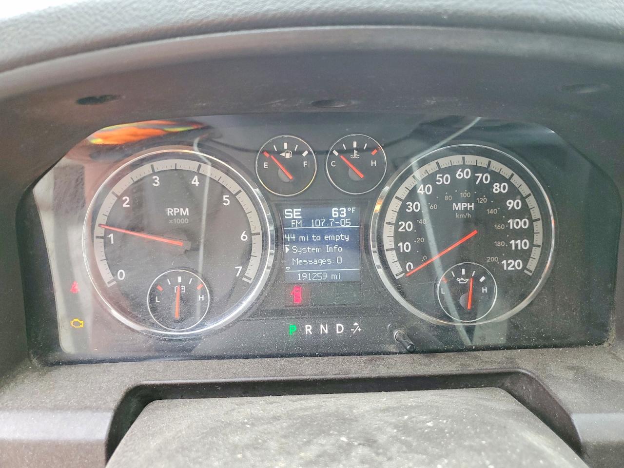 2009 Dodge Ram 1500 White vin: 1D3HB18T89S727316