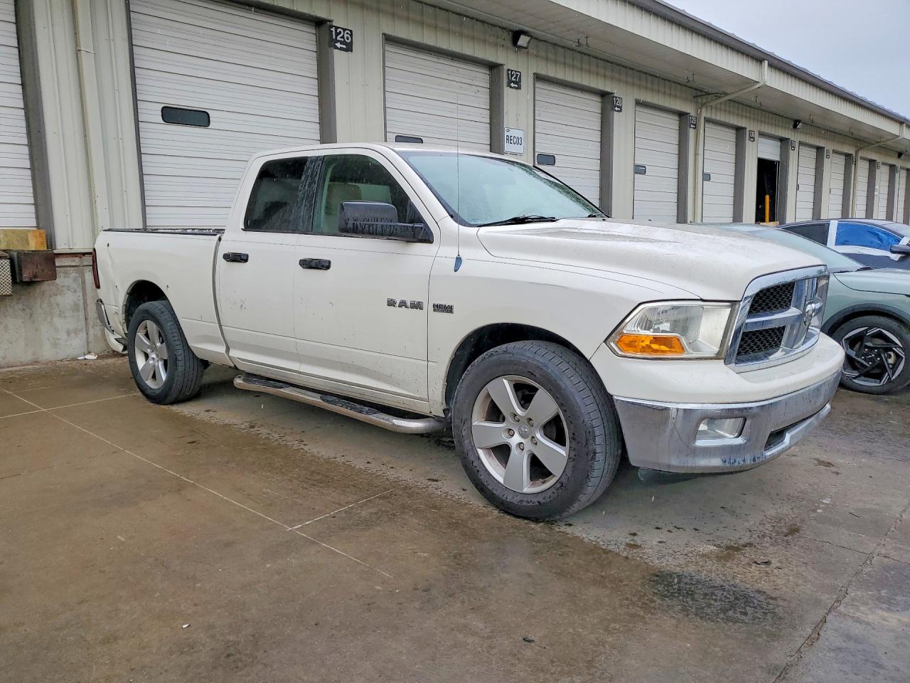2009 Dodge Ram 1500 White vin: 1D3HB18T89S727316