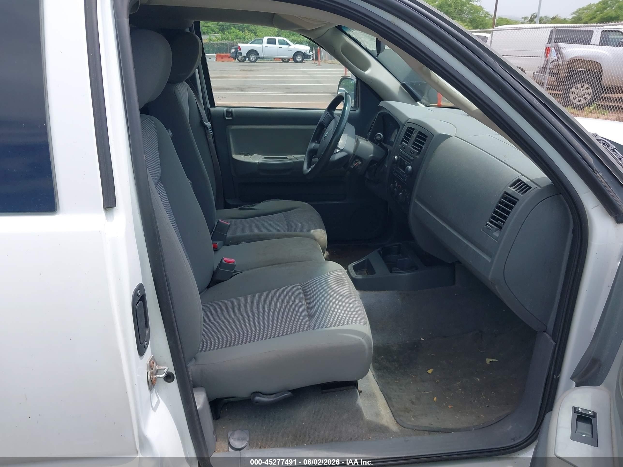 2007 Dodge Dakota St White vin: 1D3HE22K17S172462