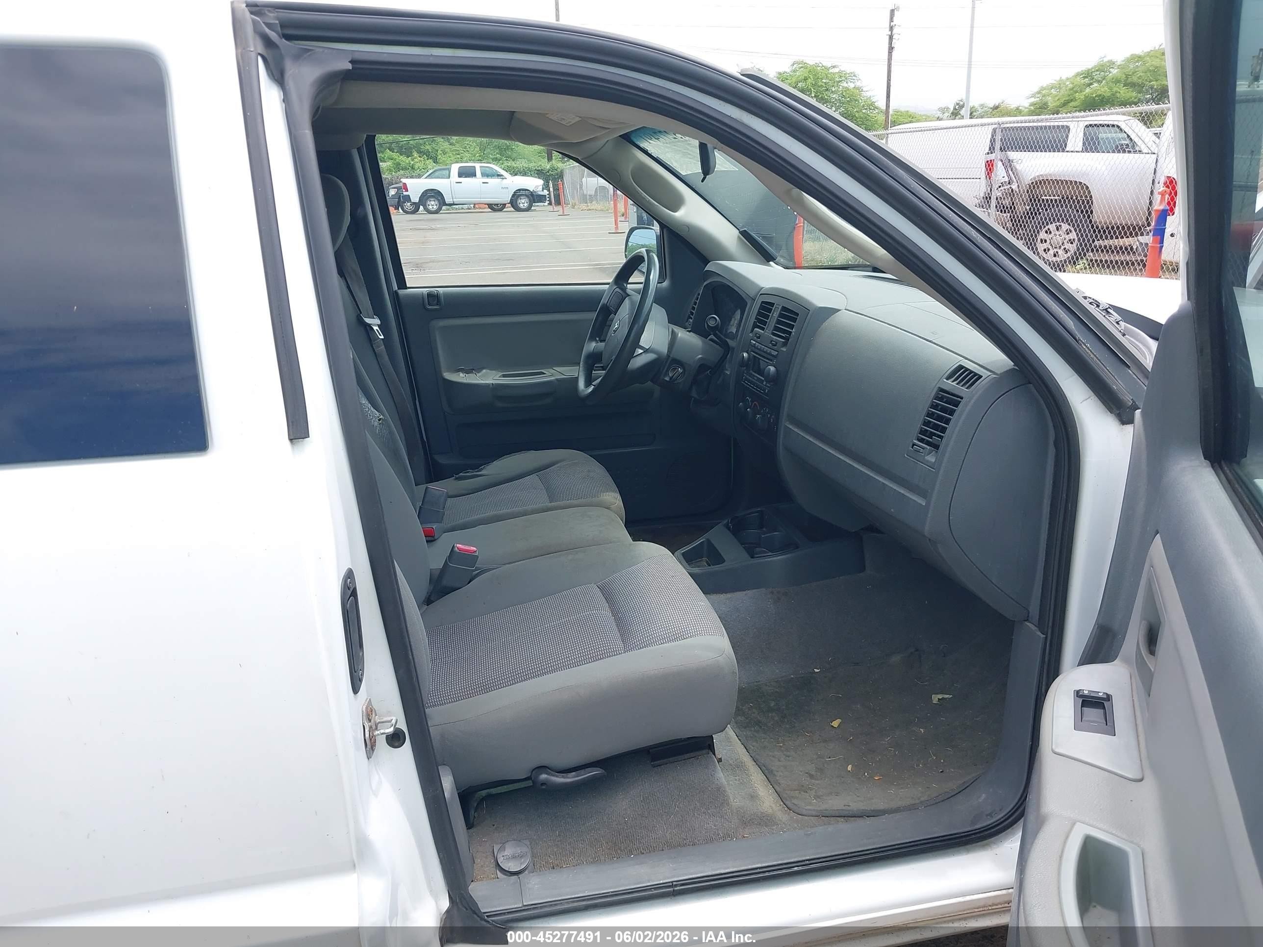 2007 Dodge Dakota St White vin: 1D3HE22K17S172462