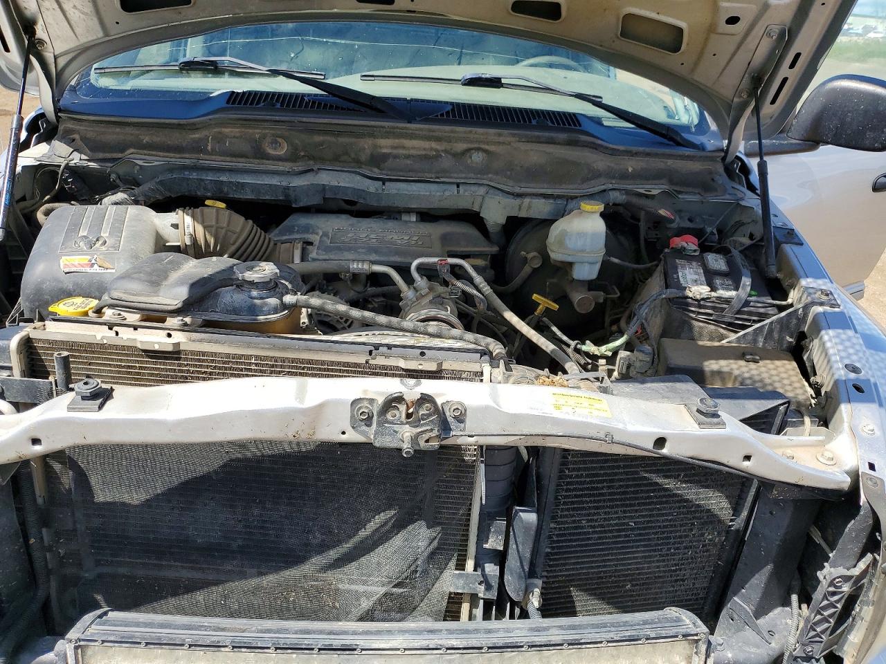 2003 Dodge Ram 1500 St Серебряный vin: 1D3HU18D33J585621