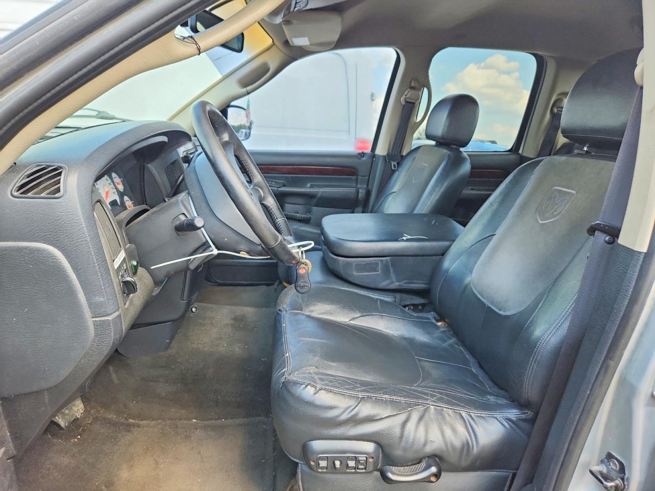 2002 Dodge Ram 1500 Серебряный vin: 1D3HU18Z02J142661