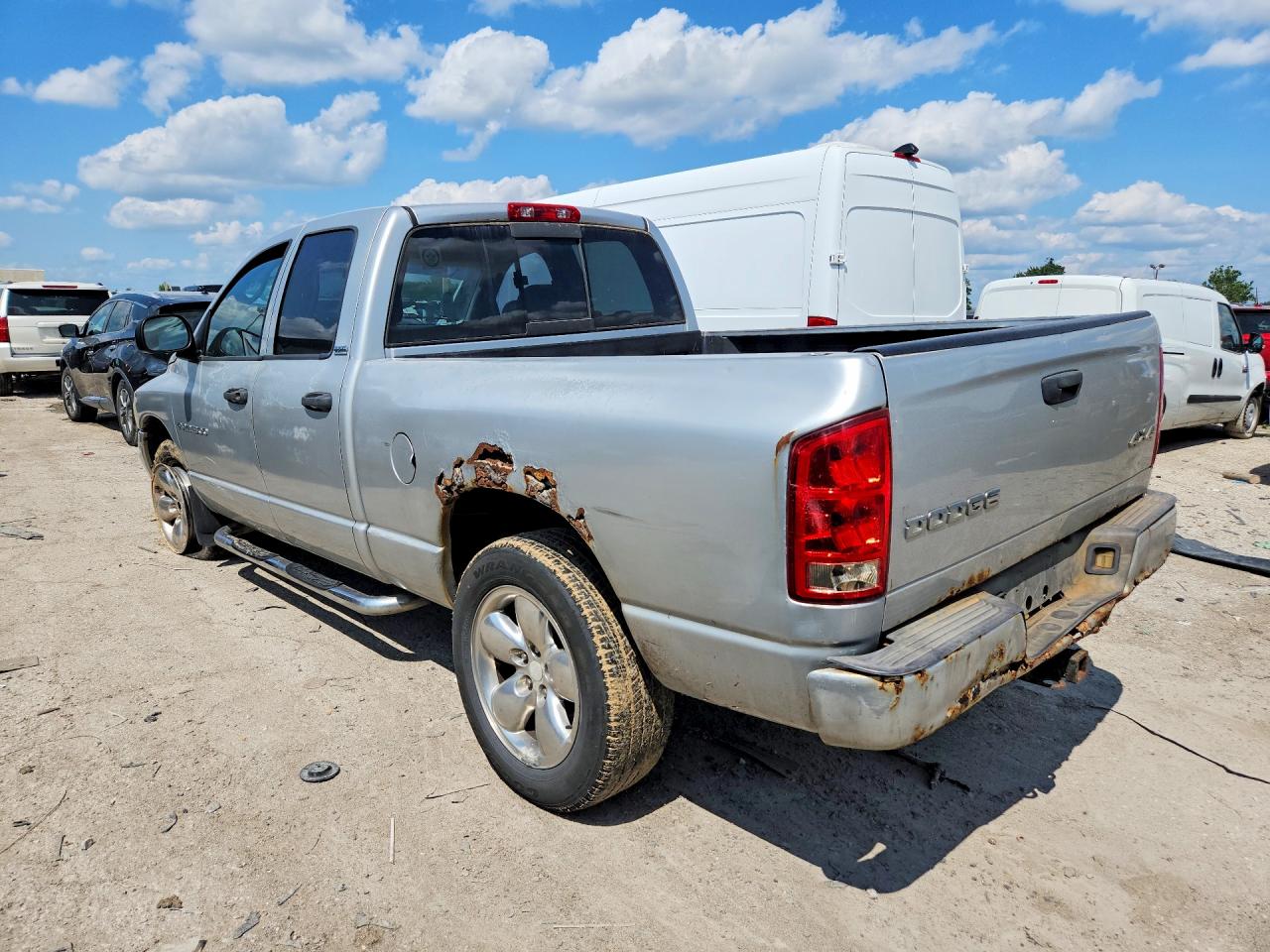 2002 Dodge Ram 1500 Серебряный vin: 1D3HU18Z02J142661