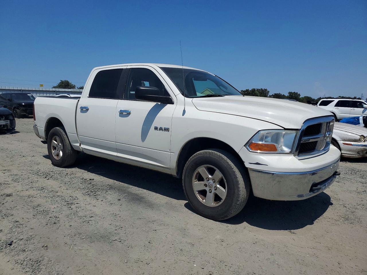 2009 Dodge Ram 1500 Белый vin: 1D3HV13P89S771088