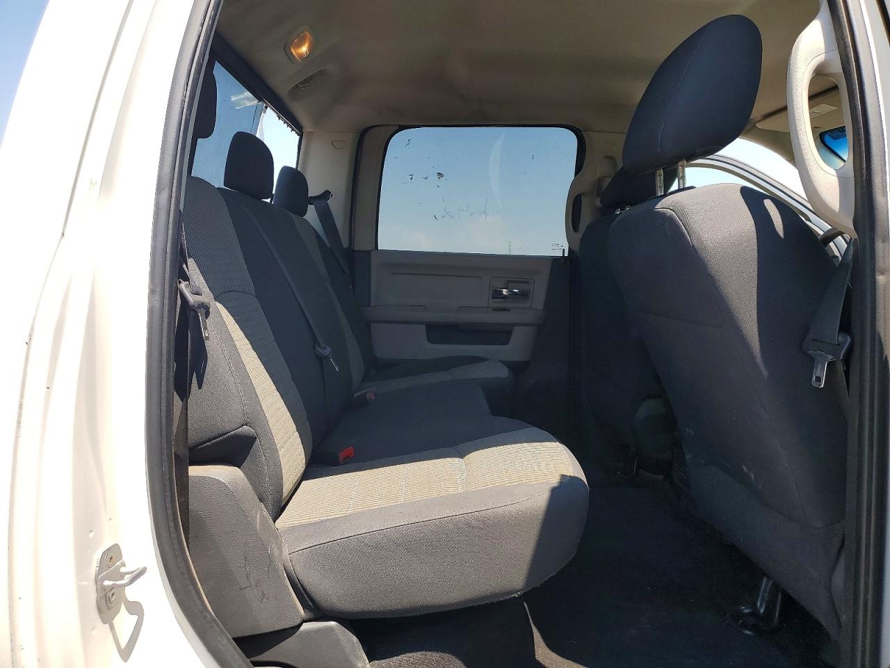2009 Dodge Ram 1500 Белый vin: 1D3HV13P89S771088