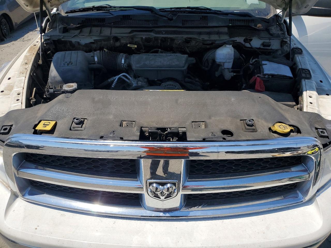 2009 Dodge Ram 1500 Белый vin: 1D3HV13P89S771088