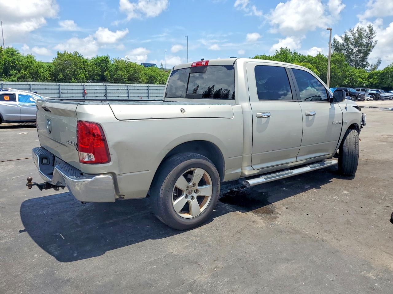 2009 Dodge Ram 1500 Бежевый vin: 1D3HV13T09J529270