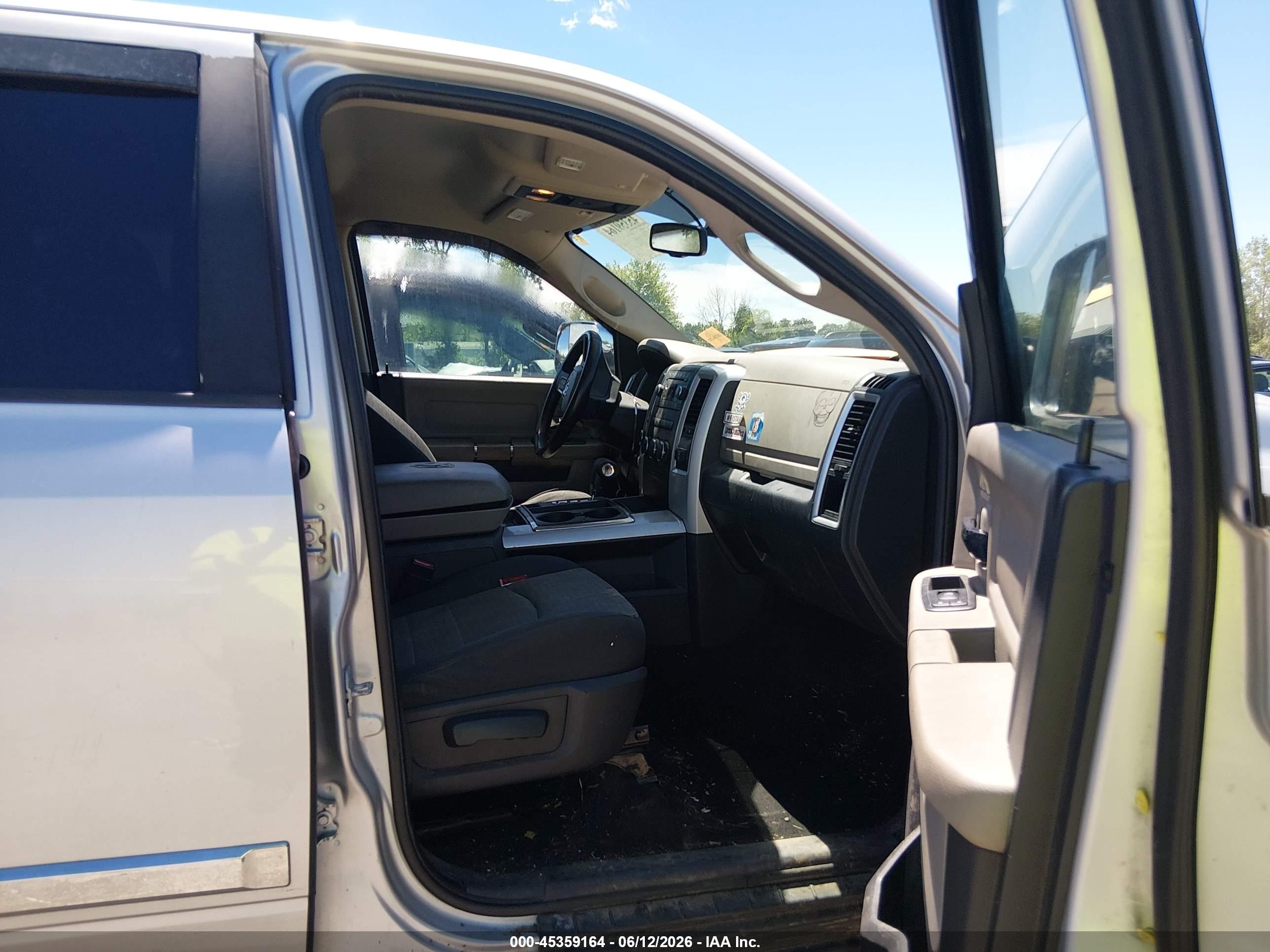 2009 Dodge Ram 1500 Slt/sport/trx Silver vin: 1D3HV13T19S770071
