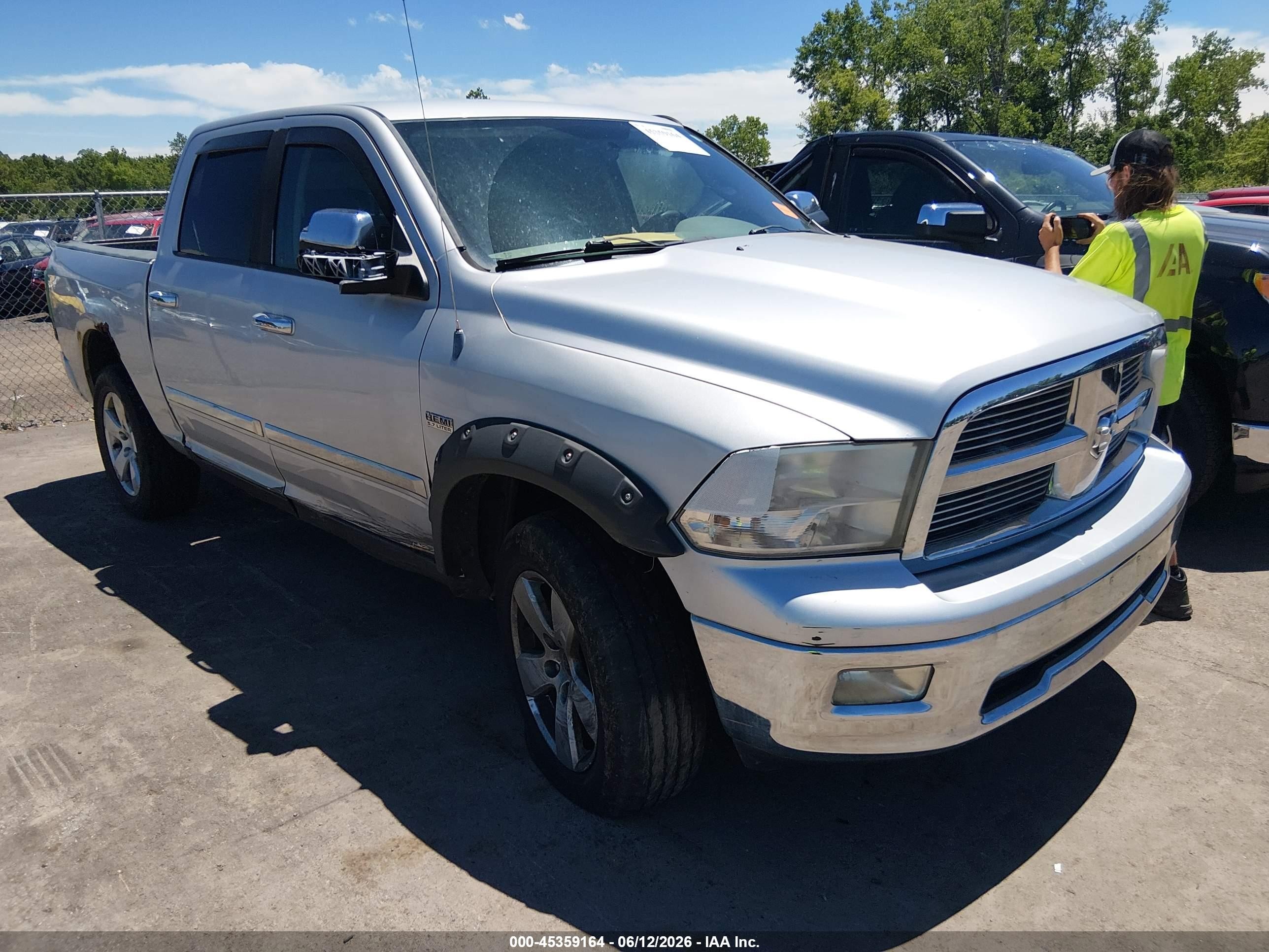 2009 Dodge Ram 1500 Slt/sport/trx Silver vin: 1D3HV13T19S770071