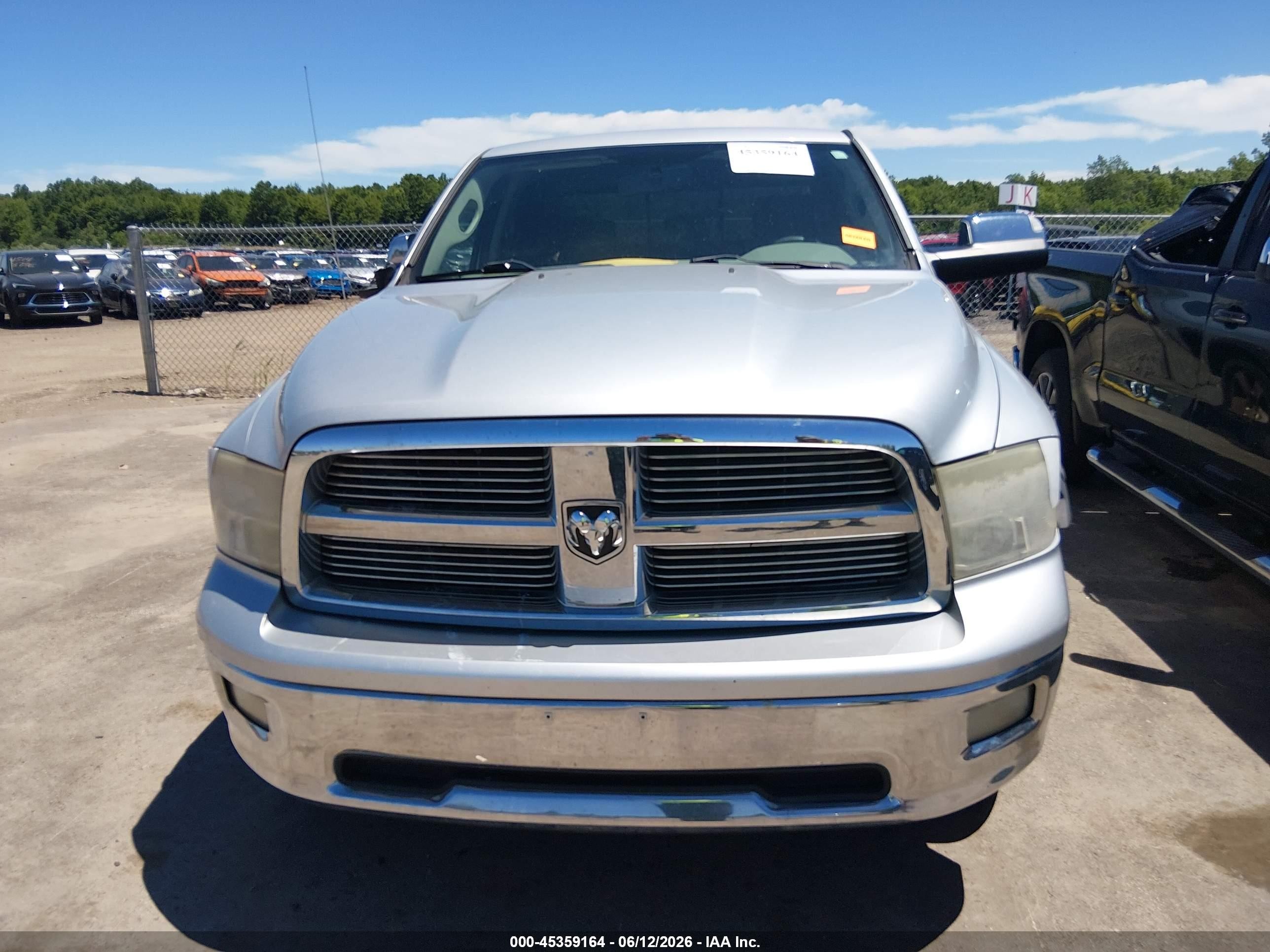 2009 Dodge Ram 1500 Slt/sport/trx Silver vin: 1D3HV13T19S770071