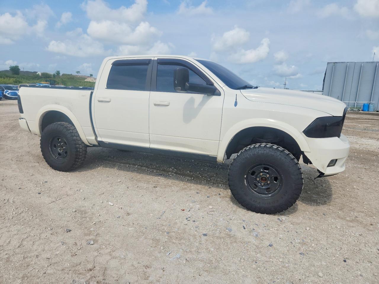 2009 Dodge Ram 1500 White vin: 1D3HV13T19S806261
