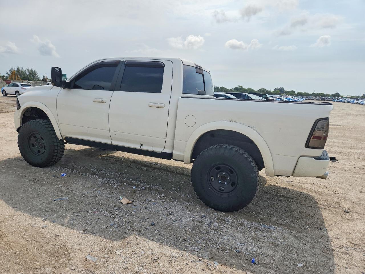 2009 Dodge Ram 1500 White vin: 1D3HV13T19S806261
