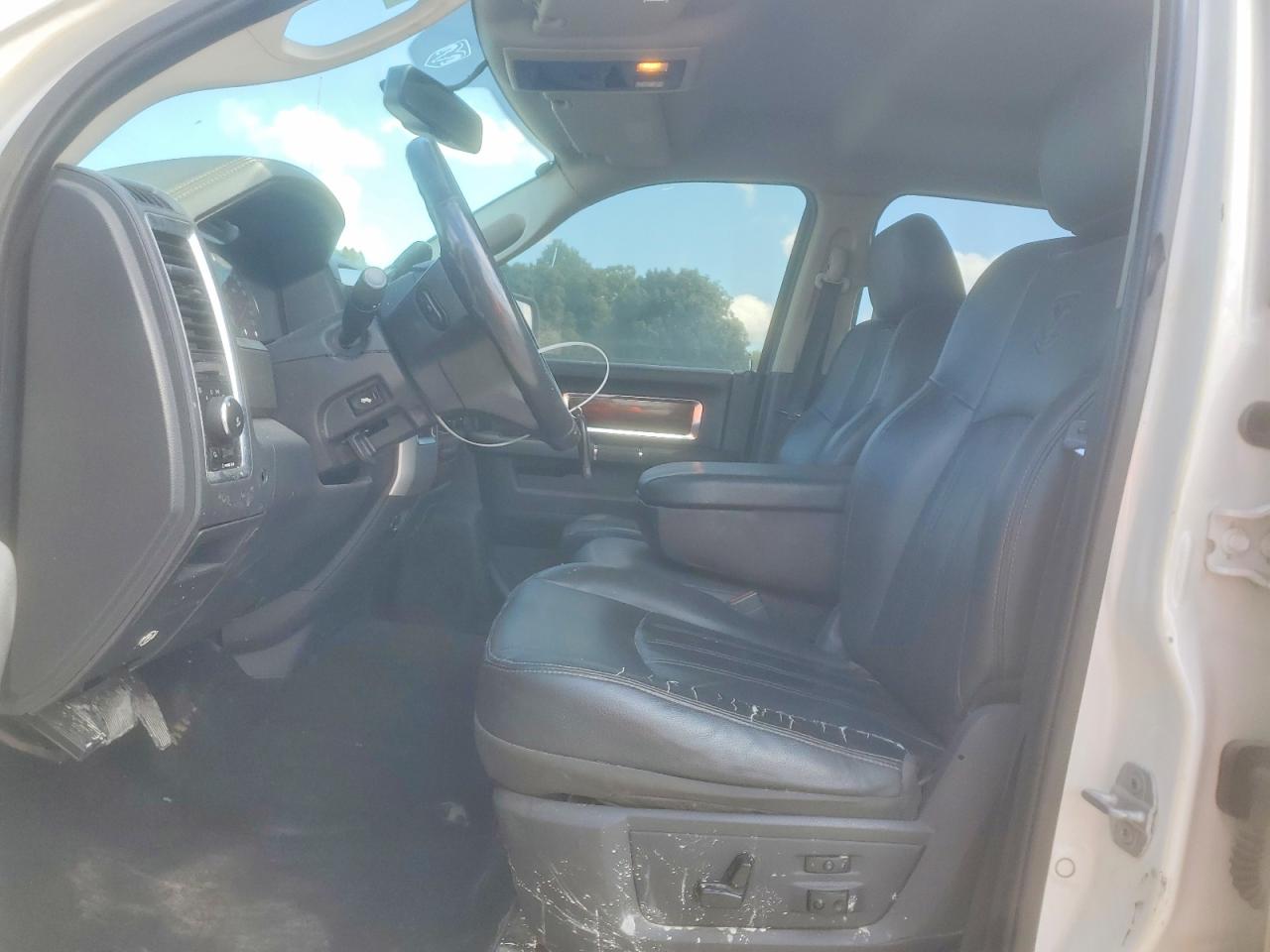 2009 Dodge Ram 1500 White vin: 1D3HV13T39S755569