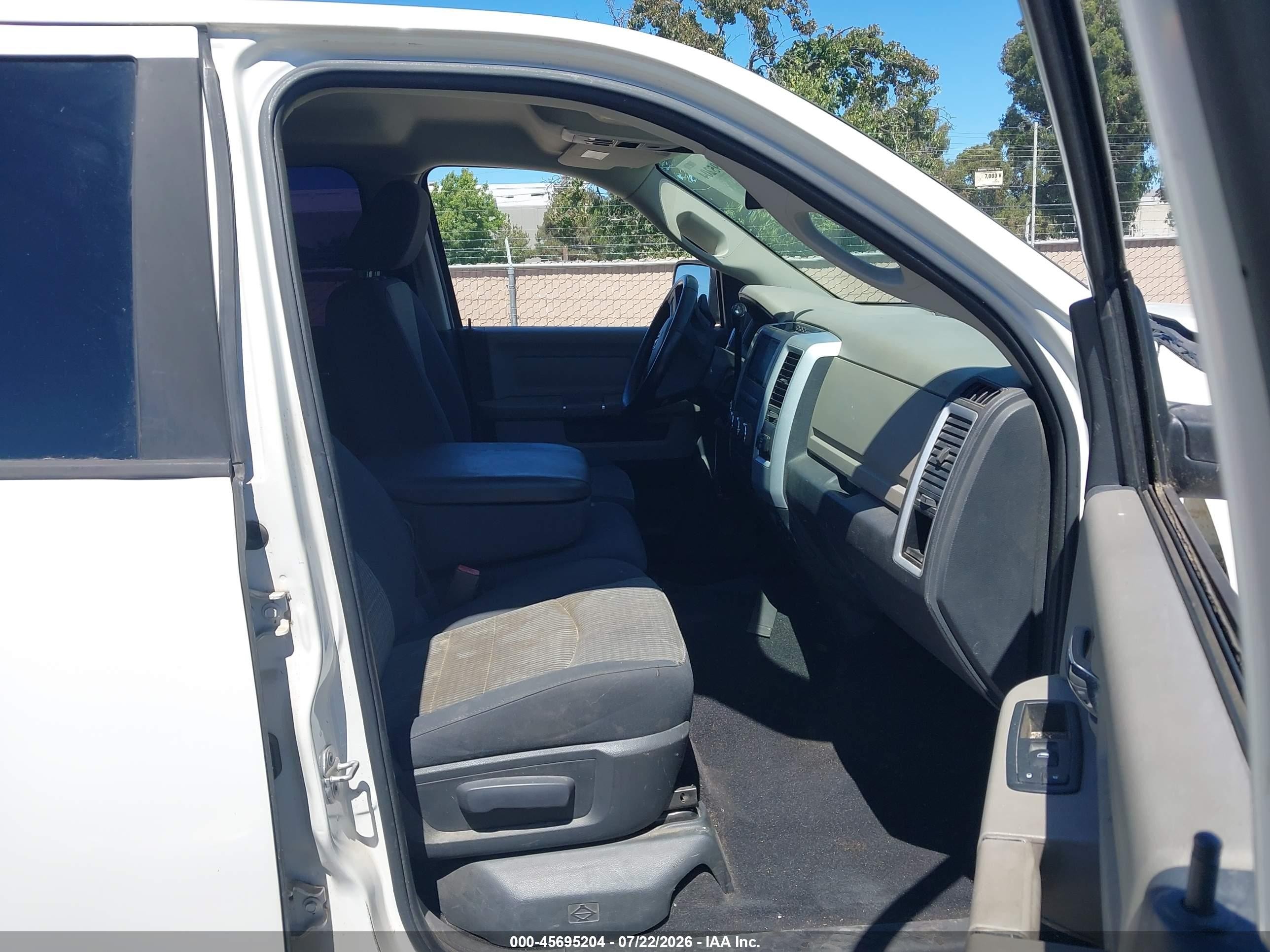 2009 Dodge Ram 1500 Slt/sport/trx White vin: 1D3HV13T49S775703