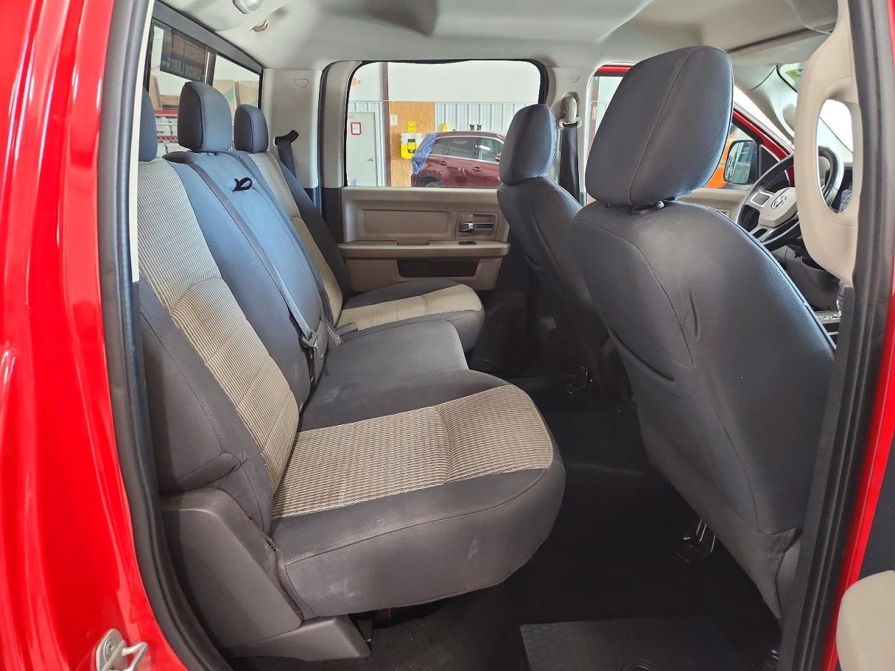 2009 Dodge Ram 1500 Red vin: 1D3HV13T59J523299