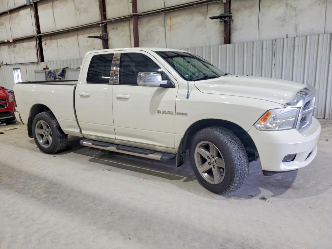2009 Dodge Ram 1500 White vin: 1D3HV18T09S810391