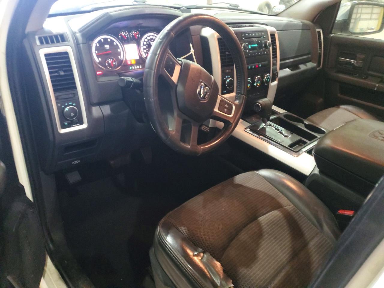 2009 Dodge Ram 1500 White vin: 1D3HV18T09S810391