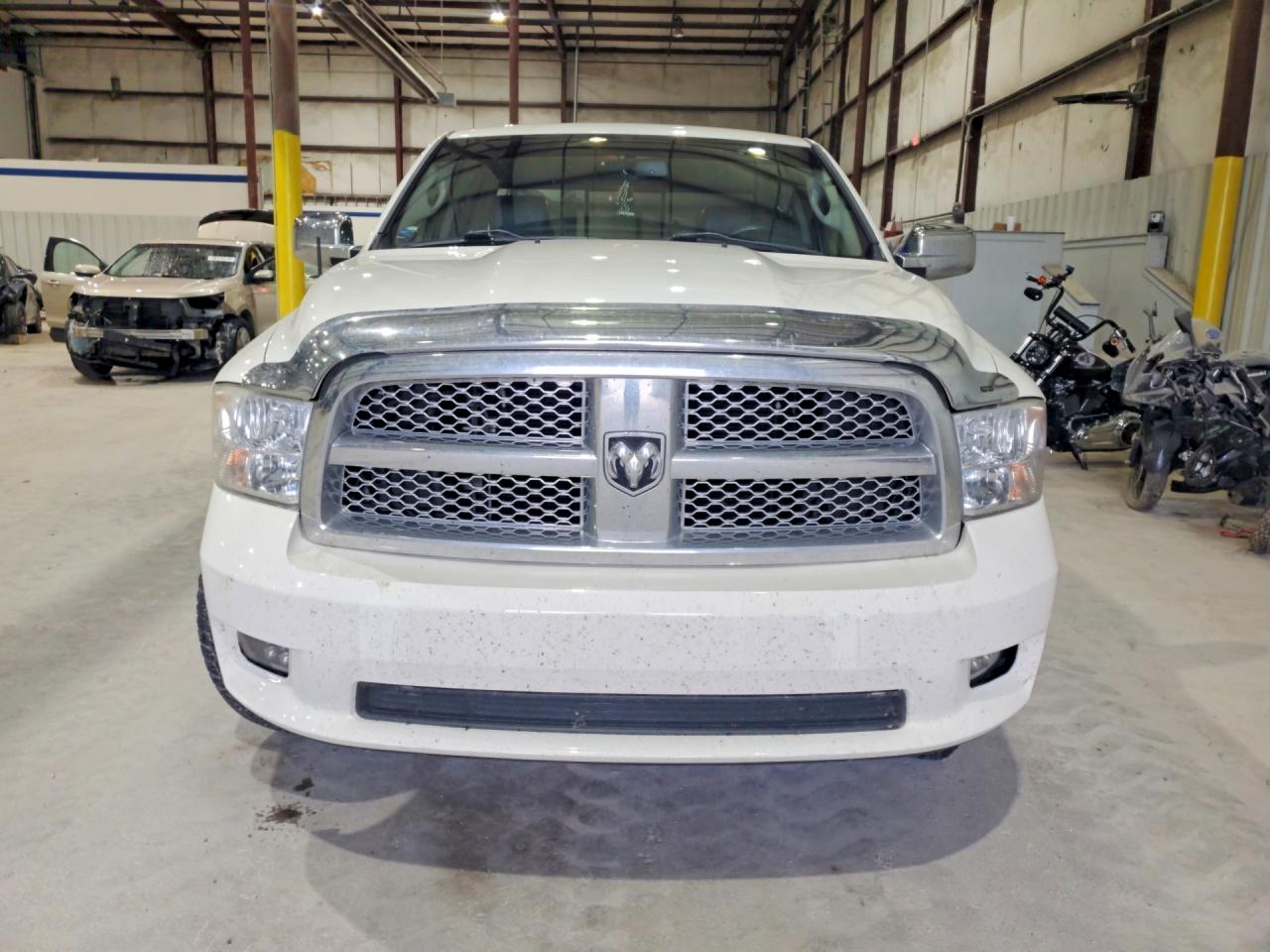 2009 Dodge Ram 1500 White vin: 1D3HV18T09S810391