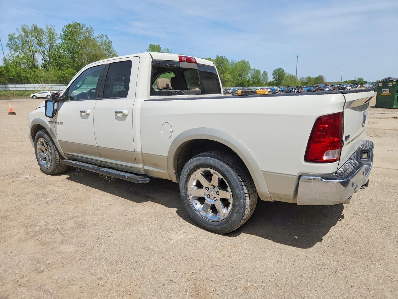 2009 Dodge 1500 Ram V White vin: 1D3HV18T49S732911
