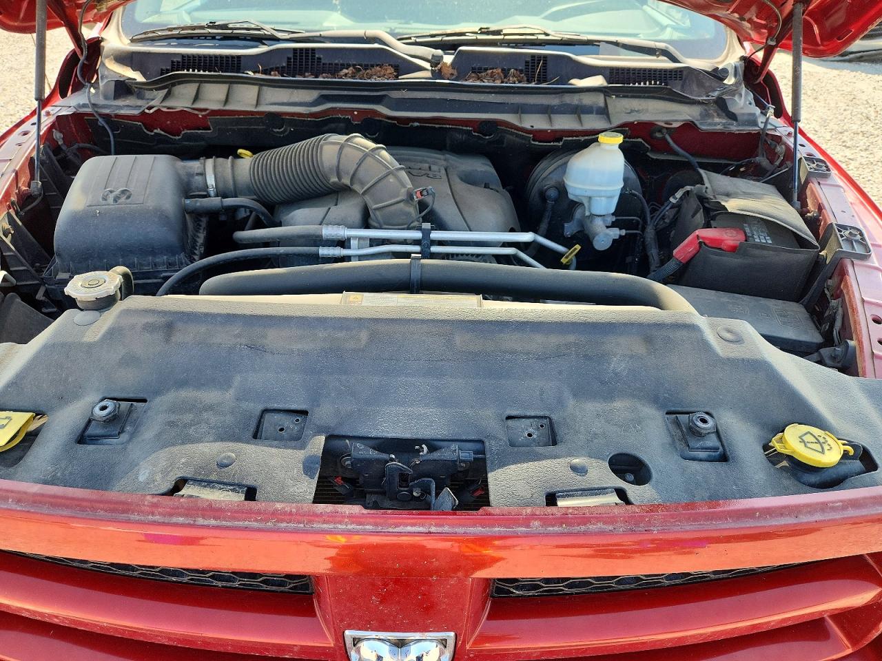 2009 Dodge Ram 1500 Red vin: 1D3HV18T59S823993