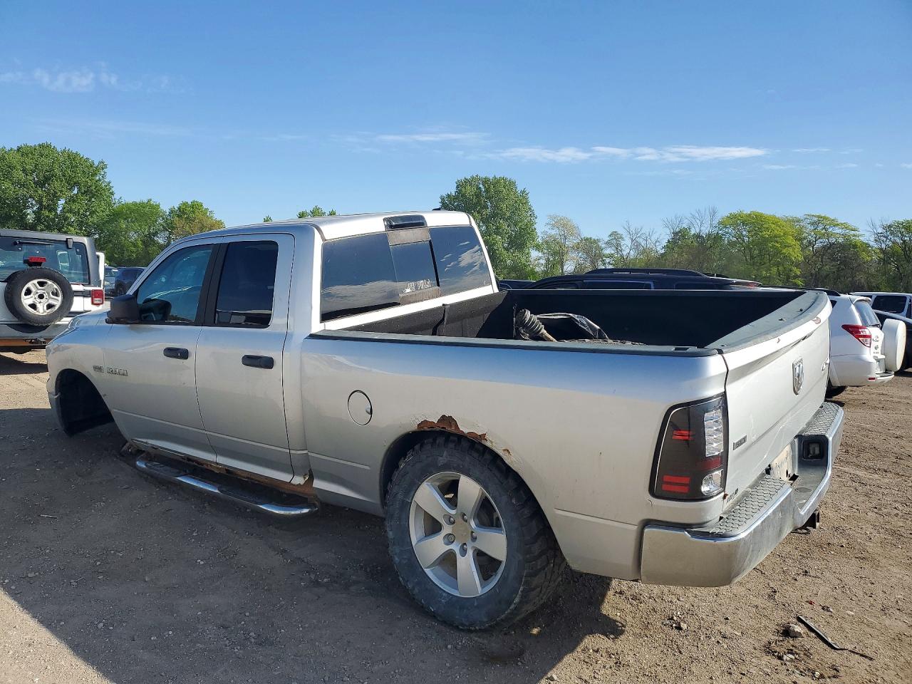 2009 Dodge Ram 1500 Silver vin: 1D3HV18T89S753423
