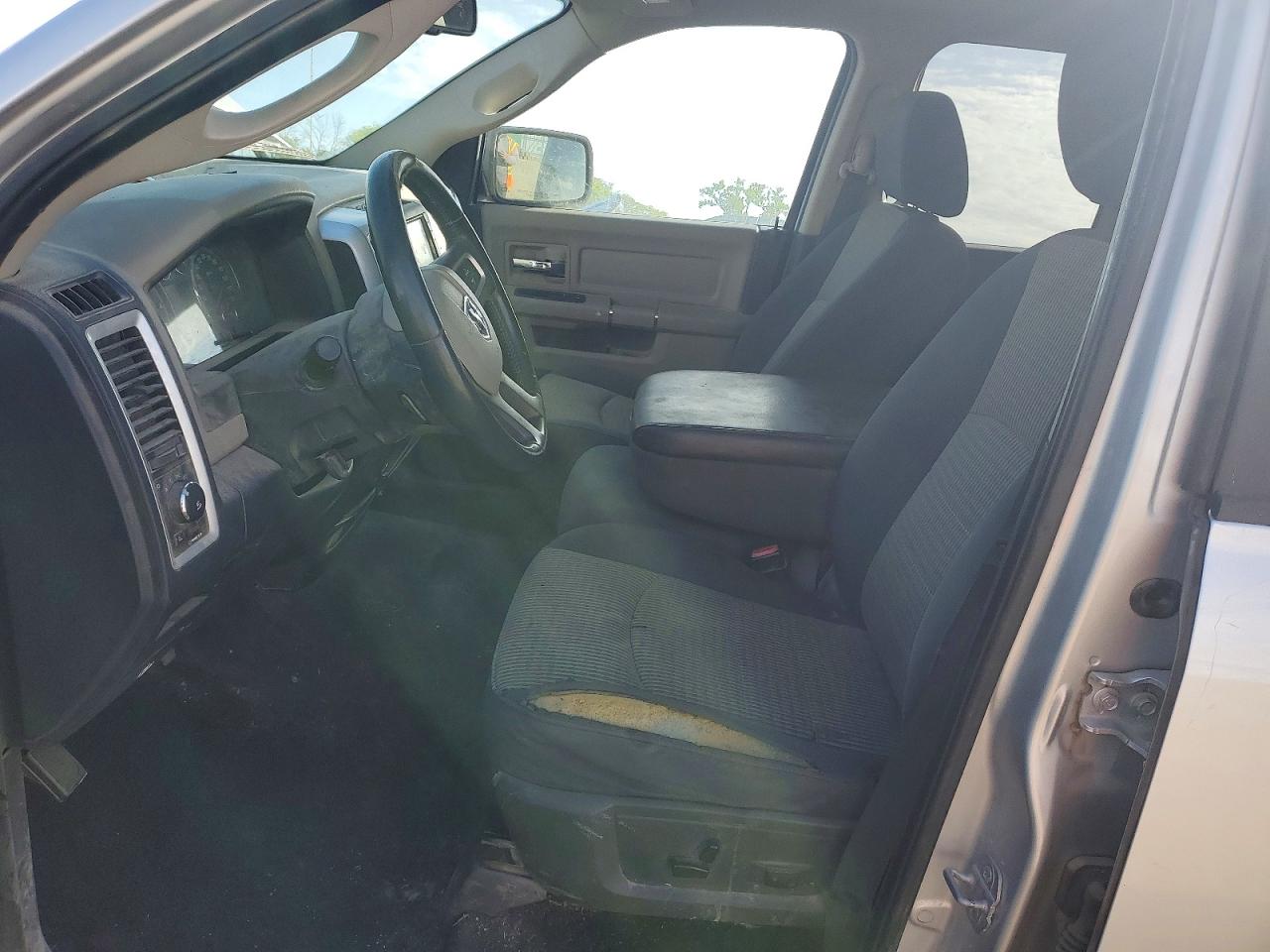 2009 Dodge Ram 1500 Silver vin: 1D3HV18T89S753423