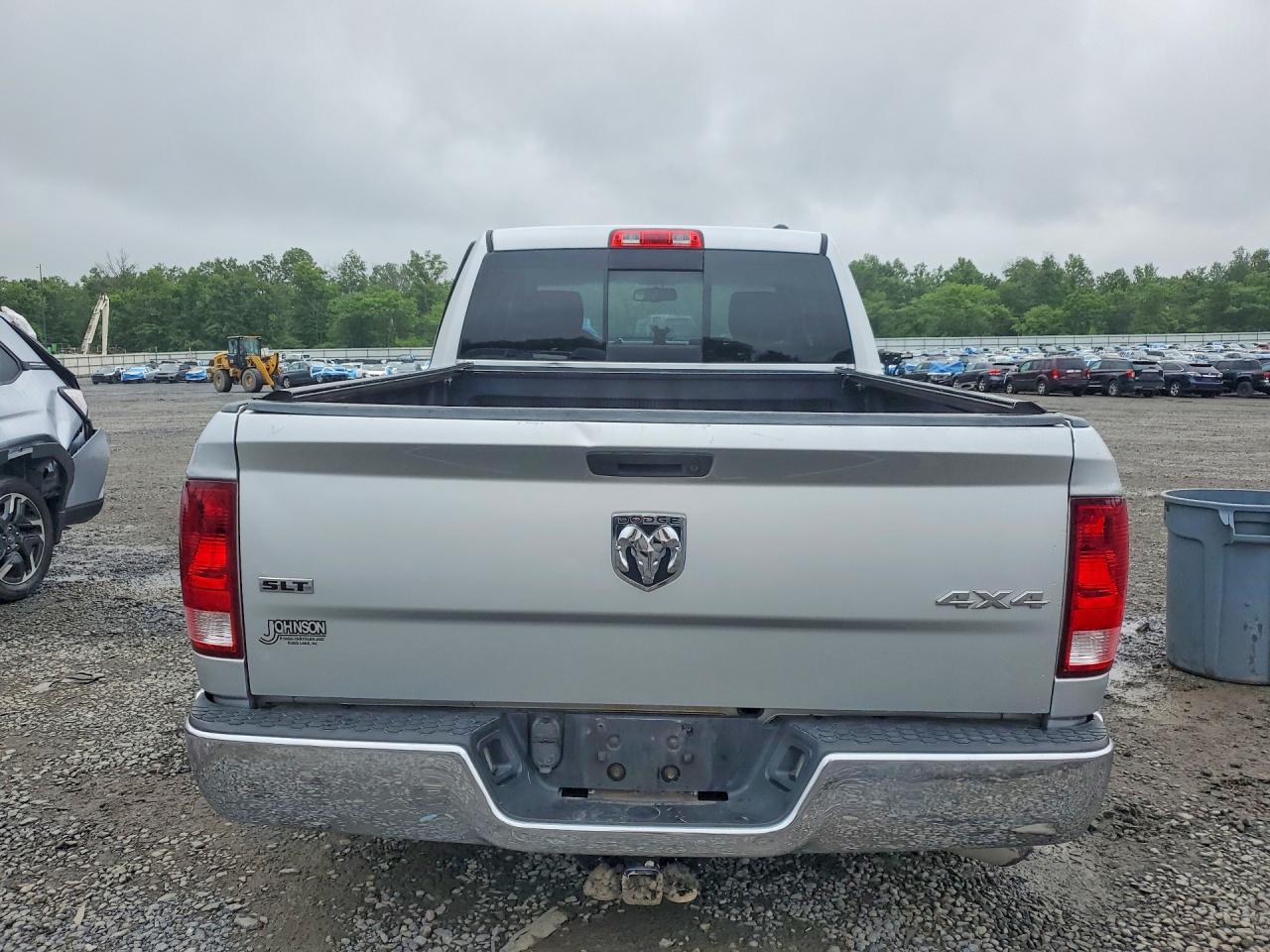 2009 Dodge Ram 1500 Silver vin: 1D3HV18T89S779665