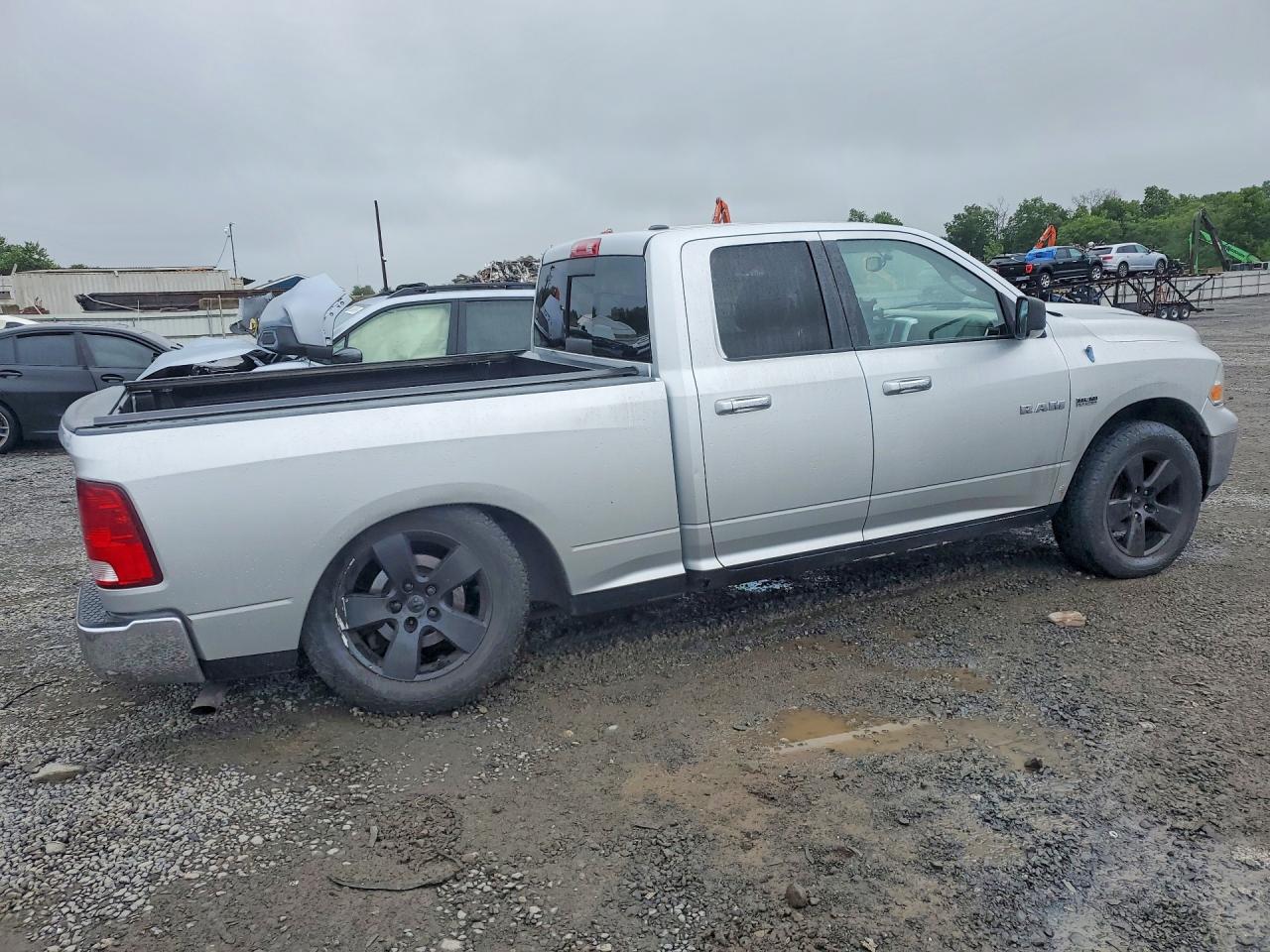 2009 Dodge Ram 1500 Silver vin: 1D3HV18T89S779665
